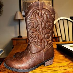 Cat & Jack size 13 (little boy/girl/gender neutral) boots! Worn one time inside!